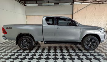 REVO 4WD 2021 2.4E MT SMART CAB SILVER  8716 full