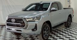 REVO 4WD 2021 2.4E MT SMART CAB SILVER  8716