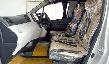 TOYOTA 2020 2WD 2.8 MT COMMUTER WHITE  8950 full