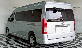 TOYOTA 2020 2WD 2.8 MT COMMUTER WHITE  8950 full