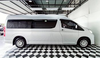 TOYOTA 2020 2WD 2.8 MT COMMUTER WHITE  8950 full