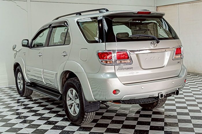 TOYOTA 4WD 2005 2.7V AT FORTUNER SILVER  9077 full