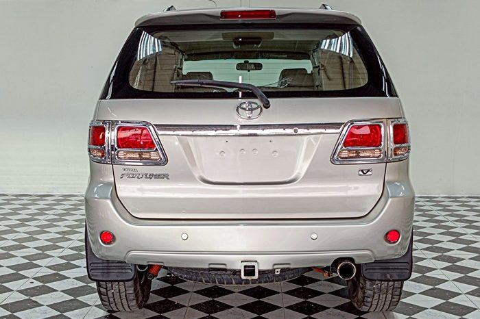 TOYOTA 4WD 2005 2.7V AT FORTUNER SILVER  9077 full
