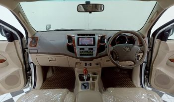 TOYOTA 4WD 2005 2.7V AT FORTUNER SILVER  9077 full