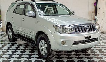 TOYOTA 4WD 2005 2.7V AT FORTUNER SILVER  9077 full