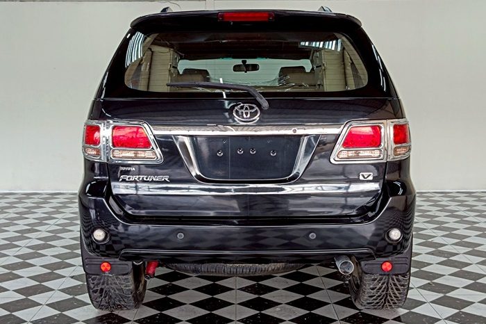TOYOTA 4WD 2007 2.7V AT FORTUNER BLACK  9181 full