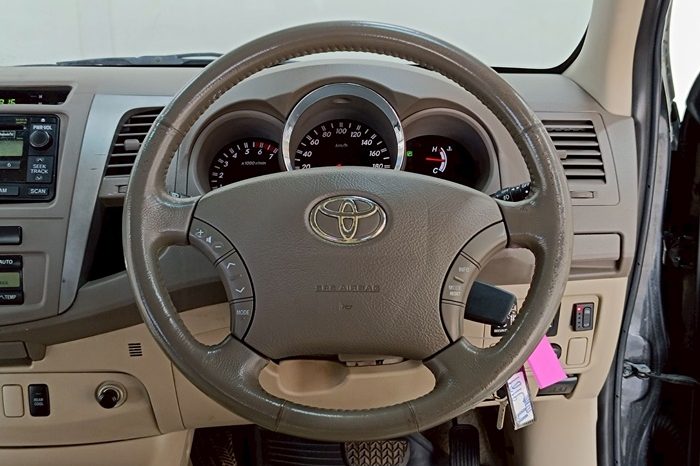 TOYOTA 4WD 2007 2.7V AT FORTUNER BLACK  9181 full
