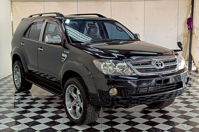 TOYOTA 4WD 2007 2.7V AT FORTUNER BLACK  9181 full