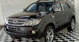 TOYOTA 4WD 2007 2.7V AT FORTUNER BLACK  9181