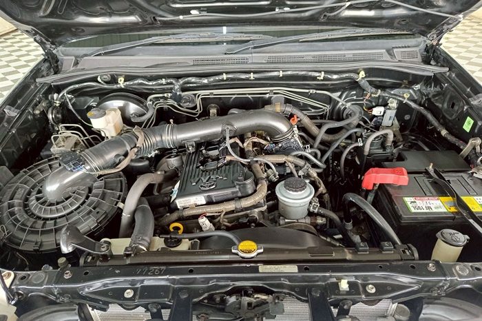TOYOTA 4WD 2007 2.7V AT FORTUNER BLACK  9181 full