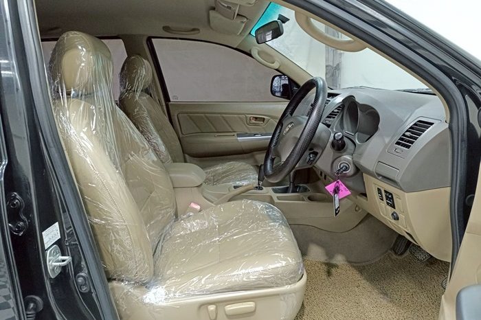 VIGO 4WD 2011 3.0G AT DOUBLE CAB BLACK  2011 full