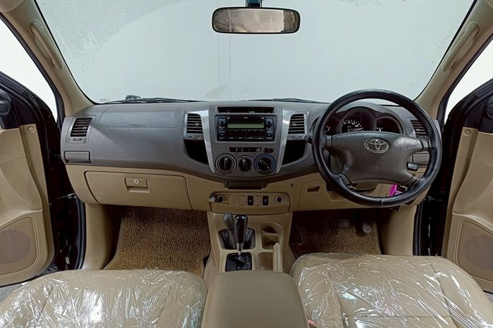 VIGO 4WD 2011 3.0G AT DOUBLE CAB BLACK  2011 full