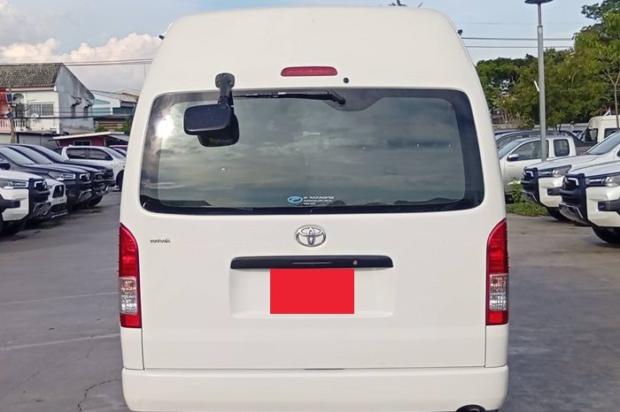 TOYOTA 2WD 2016 3.0 MT COMMUTER WHITE  7122 full