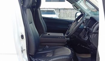 TOYOTA 2WD 2016 3.0 MT COMMUTER WHITE  7122 full