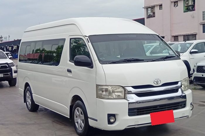 TOYOTA 2WD 2016 3.0 MT COMMUTER WHITE  7123 full