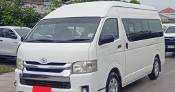 TOYOTA 2WD 2016 3.0 MT COMMUTER WHITE  7123