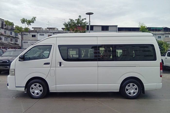 TOYOTA 2WD 2016 3.0 MT COMMUTER WHITE  7123 full