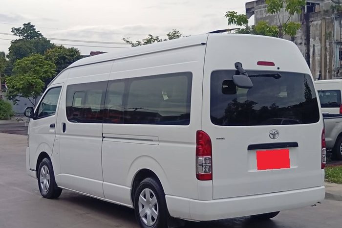 TOYOTA 2WD 2016 3.0 MT COMMUTER WHITE  7123 full