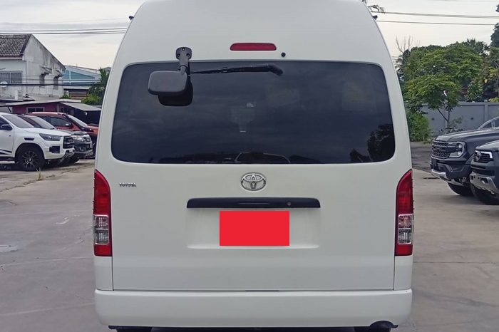 TOYOTA 2WD 2016 3.0 MT COMMUTER WHITE  7123 full