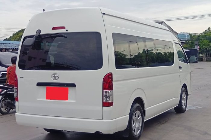 TOYOTA 2WD 2016 3.0 MT COMMUTER WHITE  7123 full