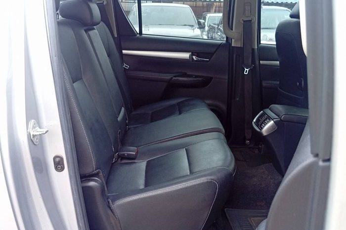 REVO 4WD 2020 2.8G AT DOUBLE CAB SILVER  7173 full