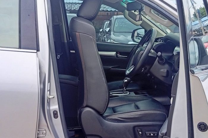 REVO 4WD 2020 2.8G AT DOUBLE CAB SILVER  7173 full