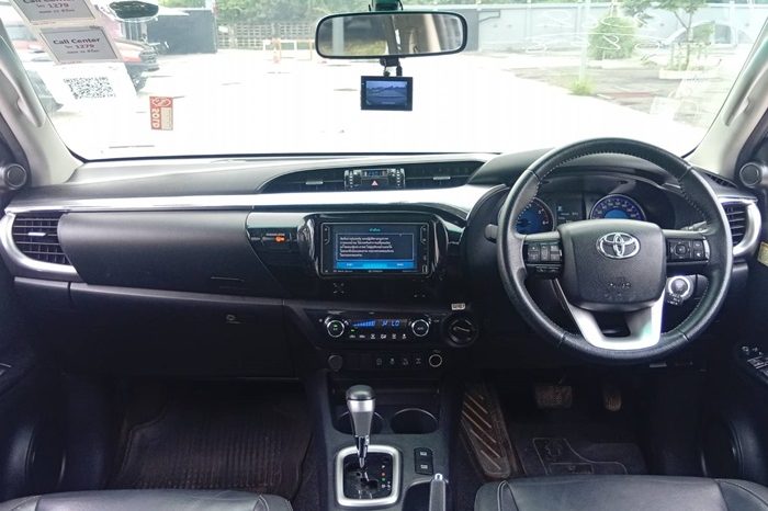 REVO 4WD 2020 2.8G AT DOUBLE CAB SILVER  7173 full