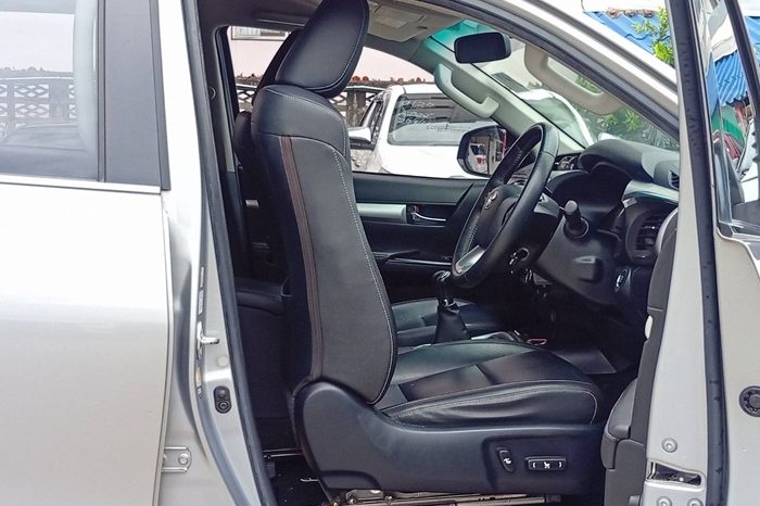 REVO 4WD 2019 2.8G MT DOUBLE CAB SILVER  4511 full