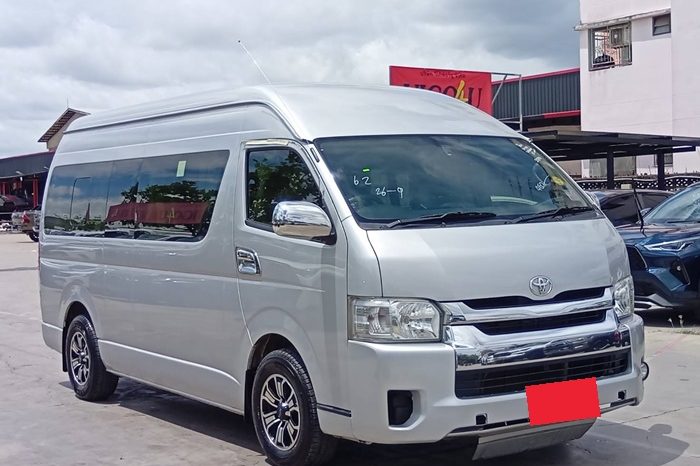 TOYOTA 2WD 2019 3.0 MT COMMUTER SILVER  5337 full