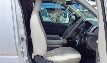 TOYOTA 2WD 2019 3.0 MT COMMUTER SILVER  5337 full