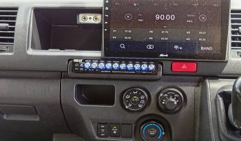 TOYOTA 2WD 2019 3.0 MT COMMUTER SILVER  5337 full