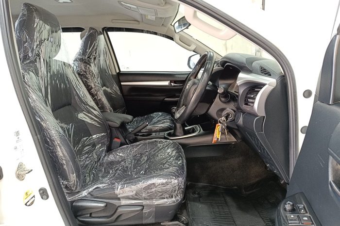 REVO 4WD 2021 2.4E MT DOUBLE CAB WHITE  3620 full