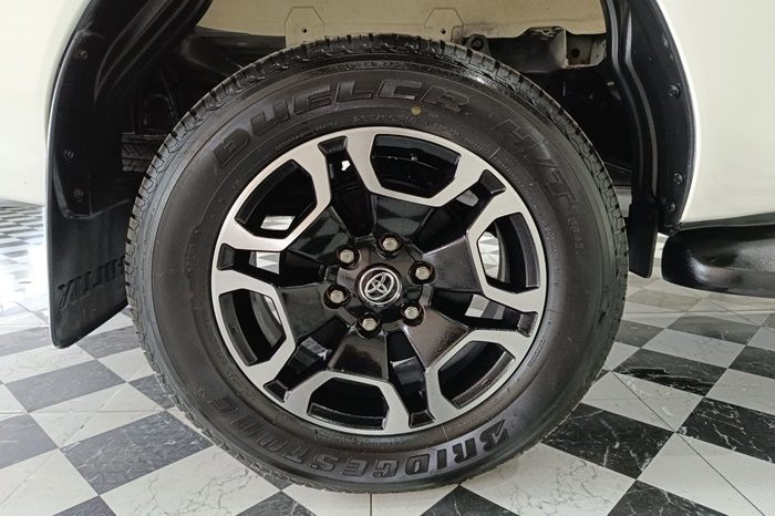 REVO 4WD 2021 2.4E MT DOUBLE CAB WHITE  3620 full