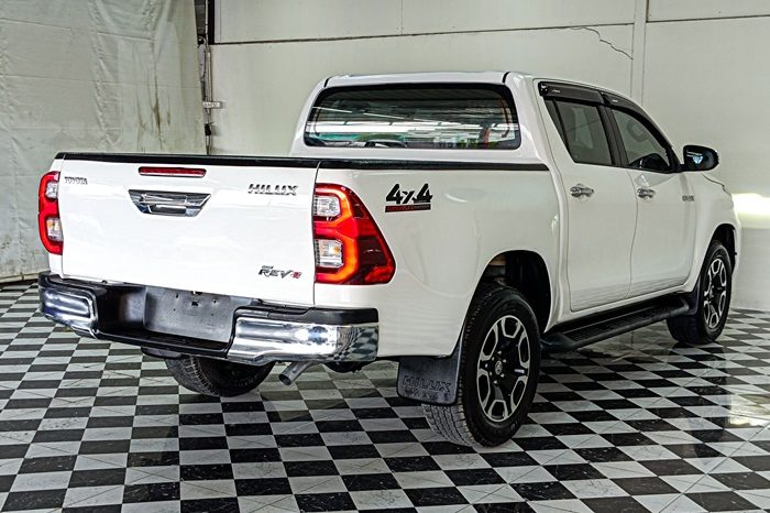 REVO 4WD 2021 2.4E MT DOUBLE CAB WHITE  3620 full