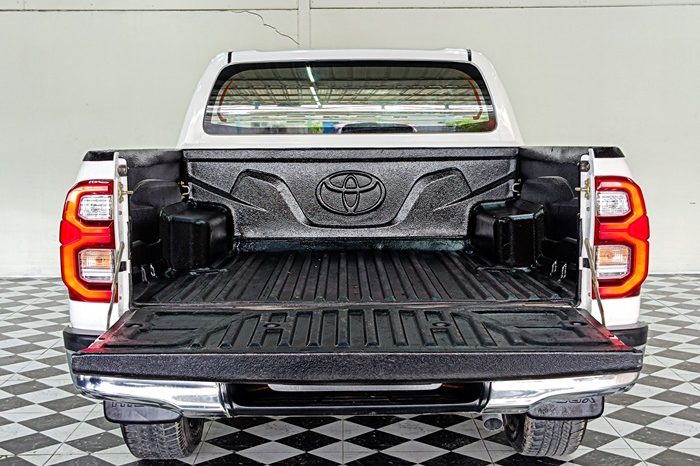 REVO 4WD 2021 2.4E MT DOUBLE CAB WHITE  3620 full