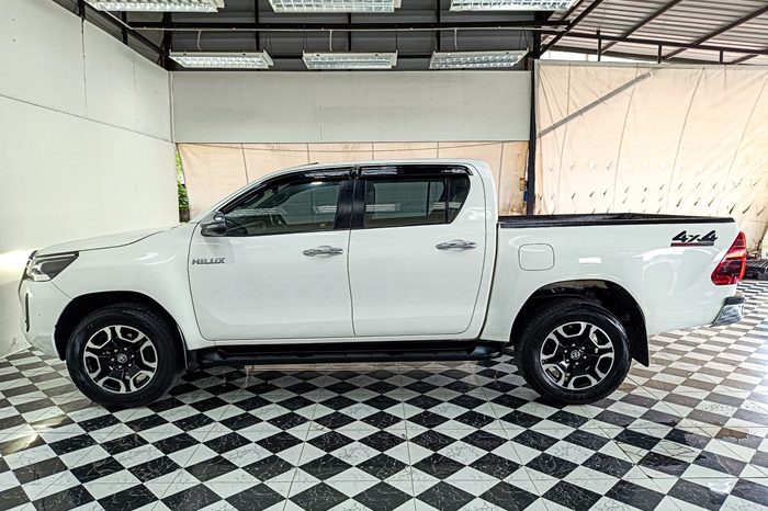 REVO 4WD 2021 2.4E MT DOUBLE CAB WHITE  3620 full