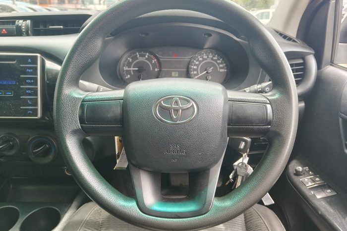 REVO 2WD 2020 2.4J AT SMART CAB SILVER 9821 full