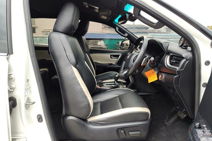TOYOTA 4WD 2022 2.8V AT FORTUNER WHITE  9338 full
