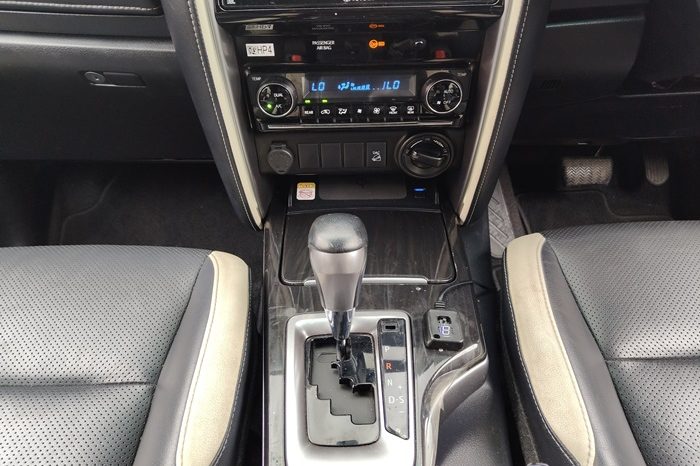 TOYOTA 4WD 2022 2.8V AT FORTUNER WHITE  9338 full