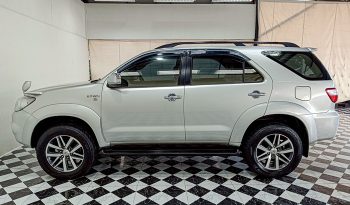 TOYOTA 2WD 2009 2.7V AT FORTUNER SILVER  1257 full