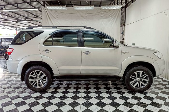 TOYOTA 2WD 2009 2.7V AT FORTUNER SILVER  1257 full