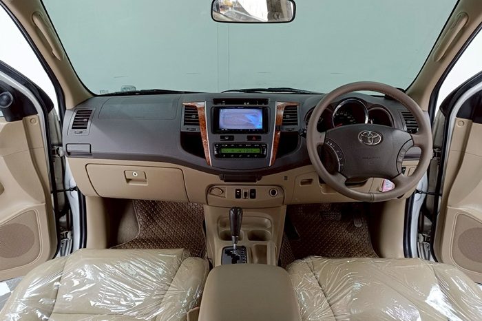 TOYOTA 2WD 2009 2.7V AT FORTUNER SILVER  1257 full