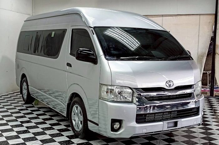 TOYOTA 2WD 2019 3.0 MT COMMUTER SILVER  4497 full
