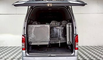 TOYOTA 2WD 2019 3.0 MT COMMUTER SILVER  4497 full