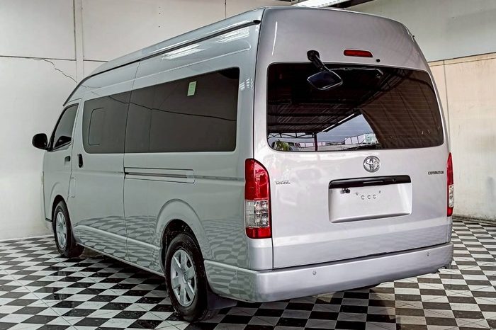 TOYOTA 2WD 2019 3.0 MT COMMUTER SILVER  4497 full