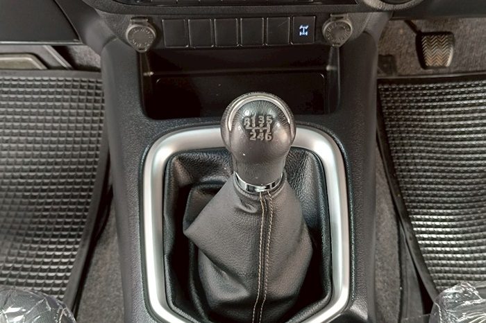 REVO 4WD 2019 2.8G MT DOUBLE CAB SILVER  4548 full