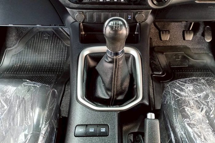 REVO 4WD 2019 2.8G MT DOUBLE CAB SILVER  4573 full