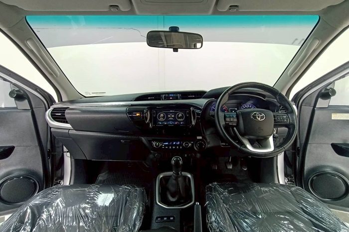 REVO 4WD 2019 2.8G MT DOUBLE CAB SILVER  4576 full