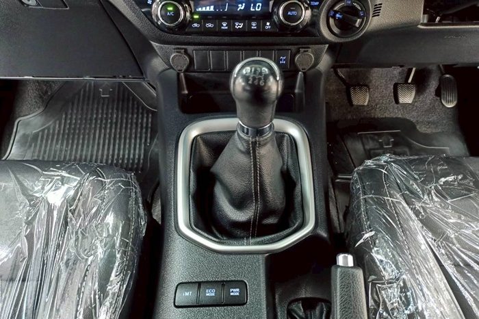 REVO 4WD 2019 2.8G MT DOUBLE CAB SILVER  4576 full