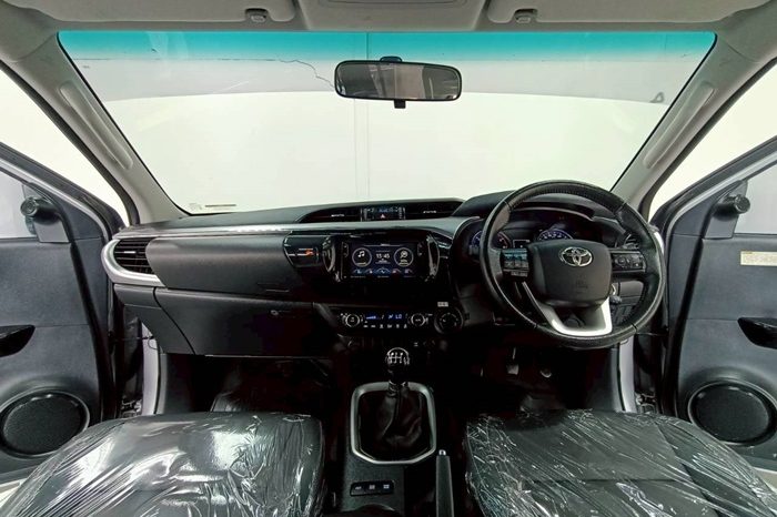 REVO 4WD 2019 2.8G MT DOUBLE CAB SILVER  4606 full